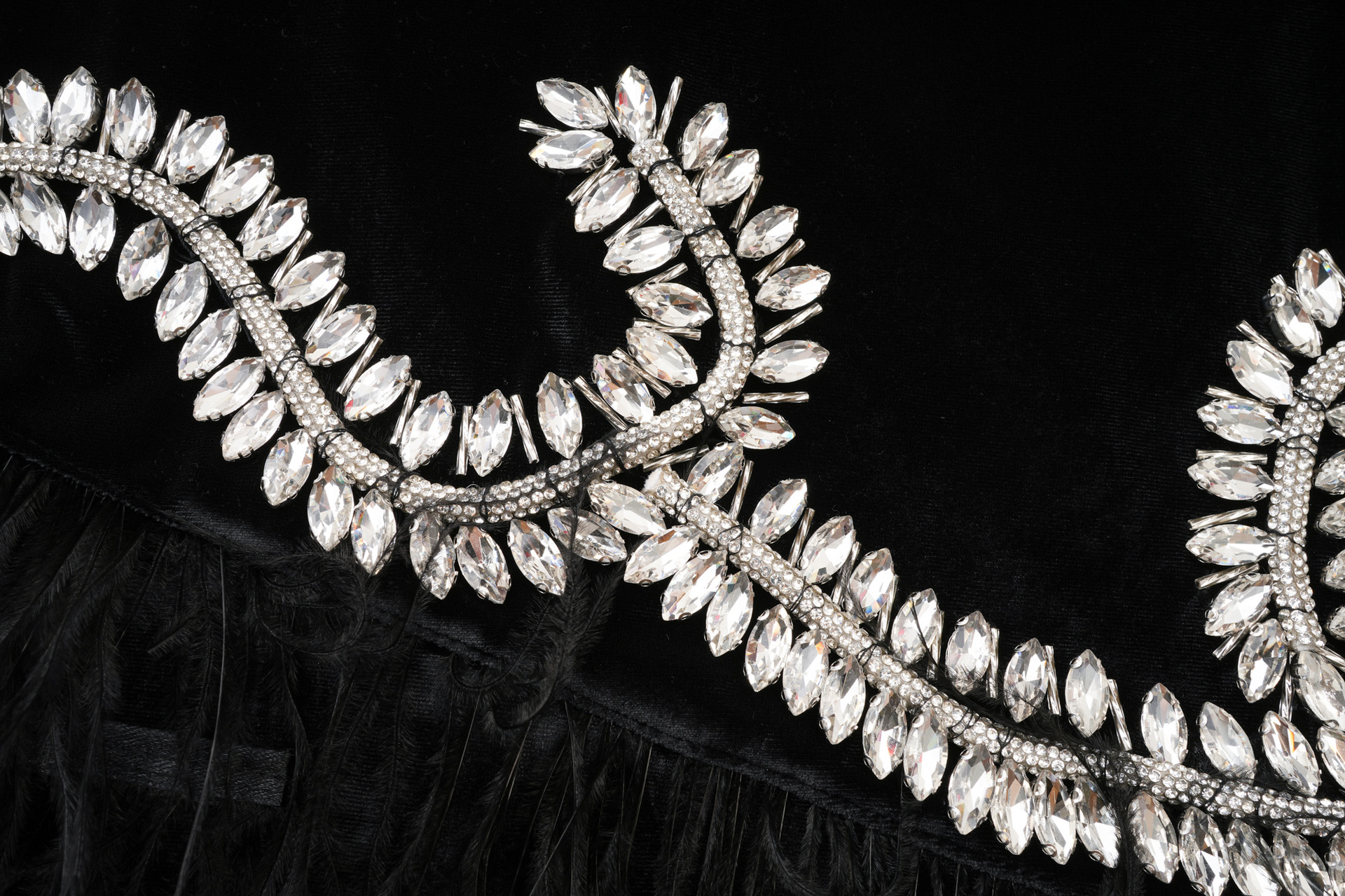 Luxury Crystal Design Velvet Mini Feather Dress (2)